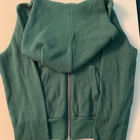 Aritzia Tna Waffle Zip Hoodie Green - Picture 2 of 8